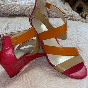 Nine West pink, orange tan heel size 7. Like NEW